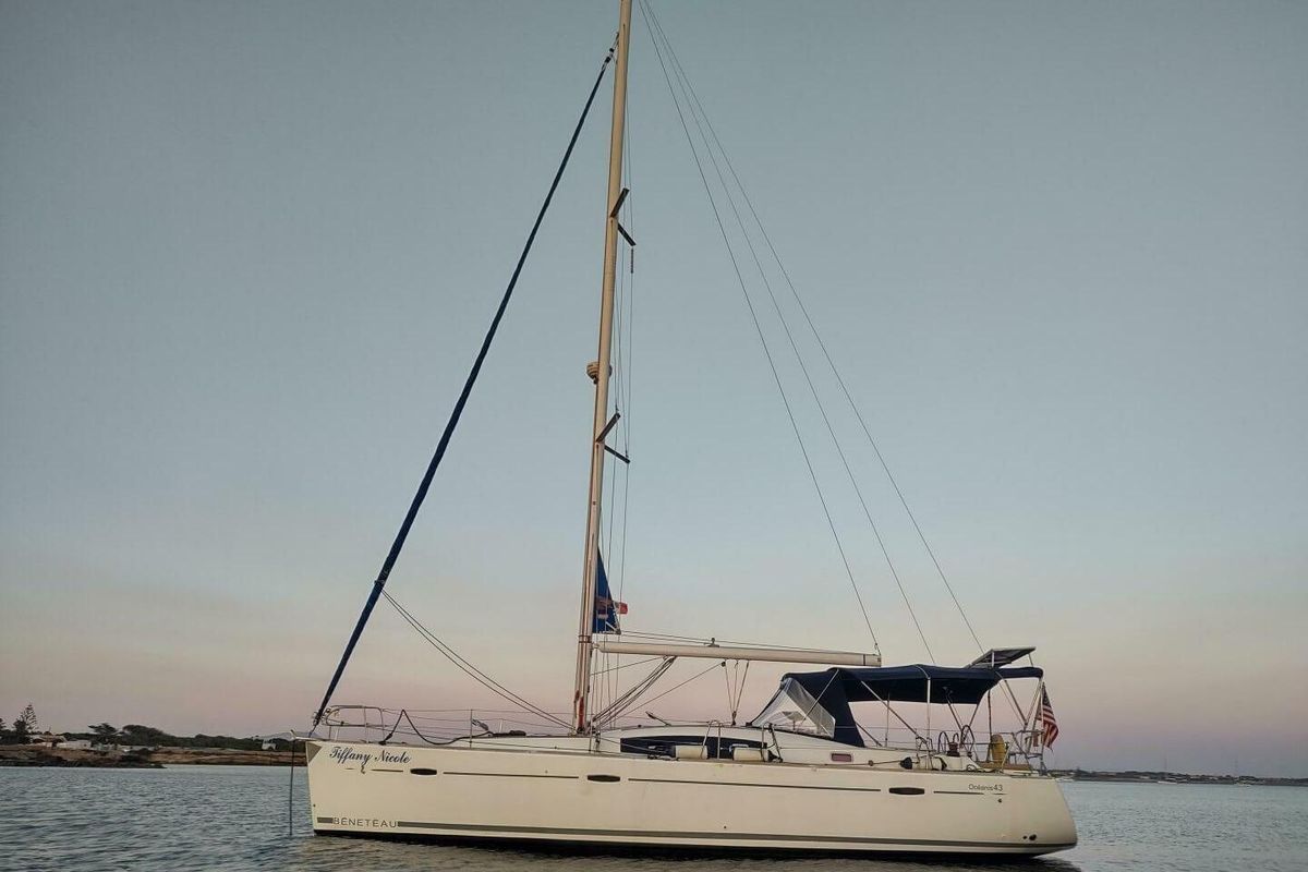 2011 Beneteau Oceanis 43