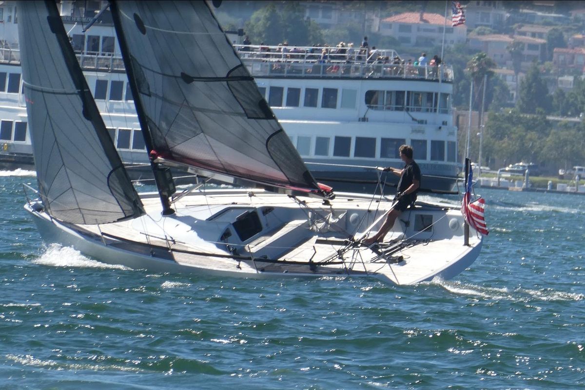 2006 Maxi Dolphin Cross Current 33