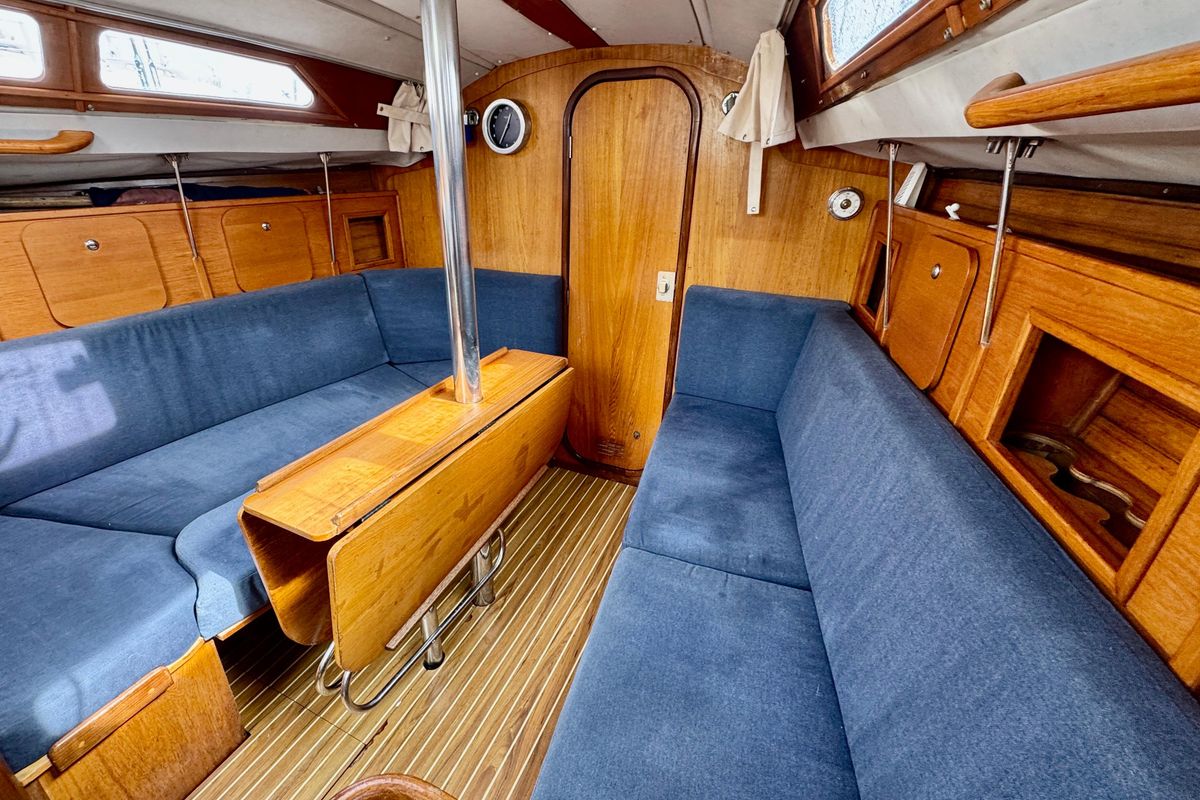 1988 Jeanneau Sun Light 30