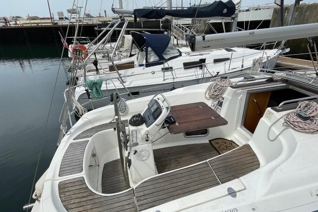 2003 Bavaria 32