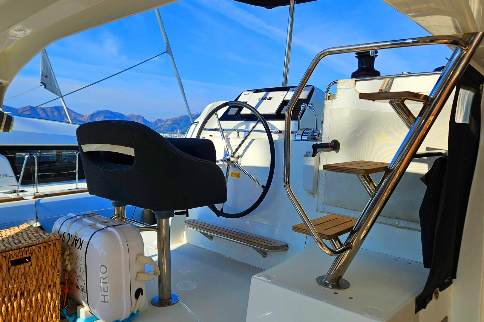 2022 Lagoon 42