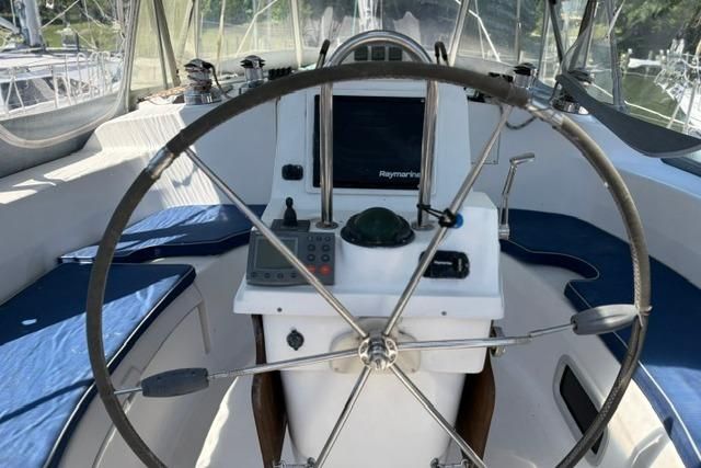 2002 Hunter 466