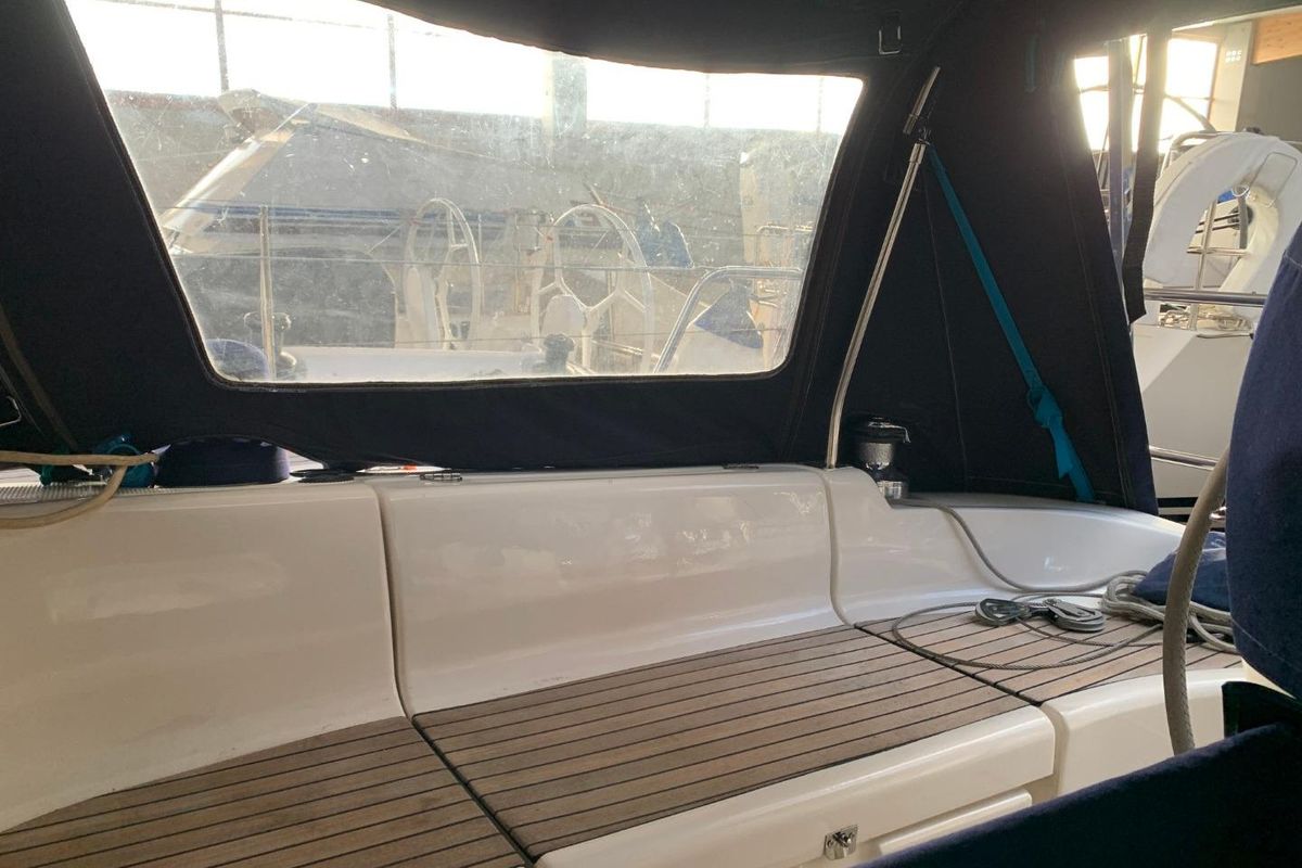 2006 Bavaria Cruiser 37