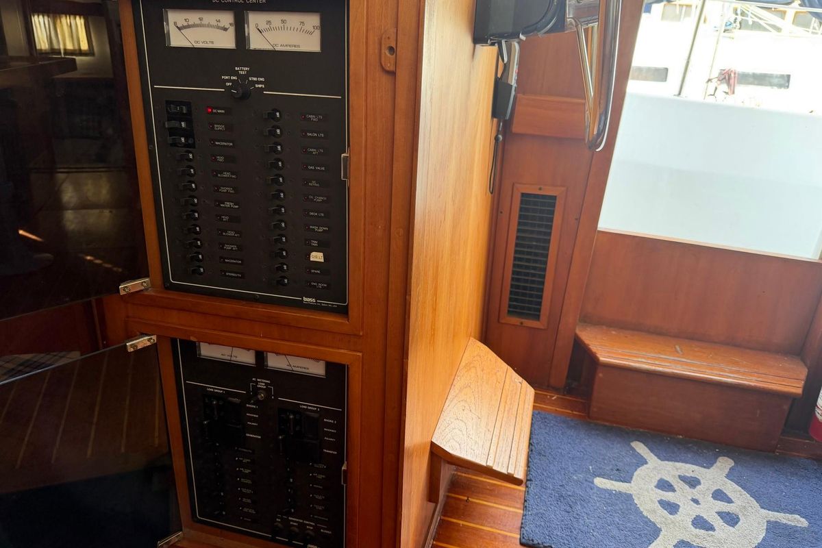 1997 Sabreline 36 Fast Trawler
