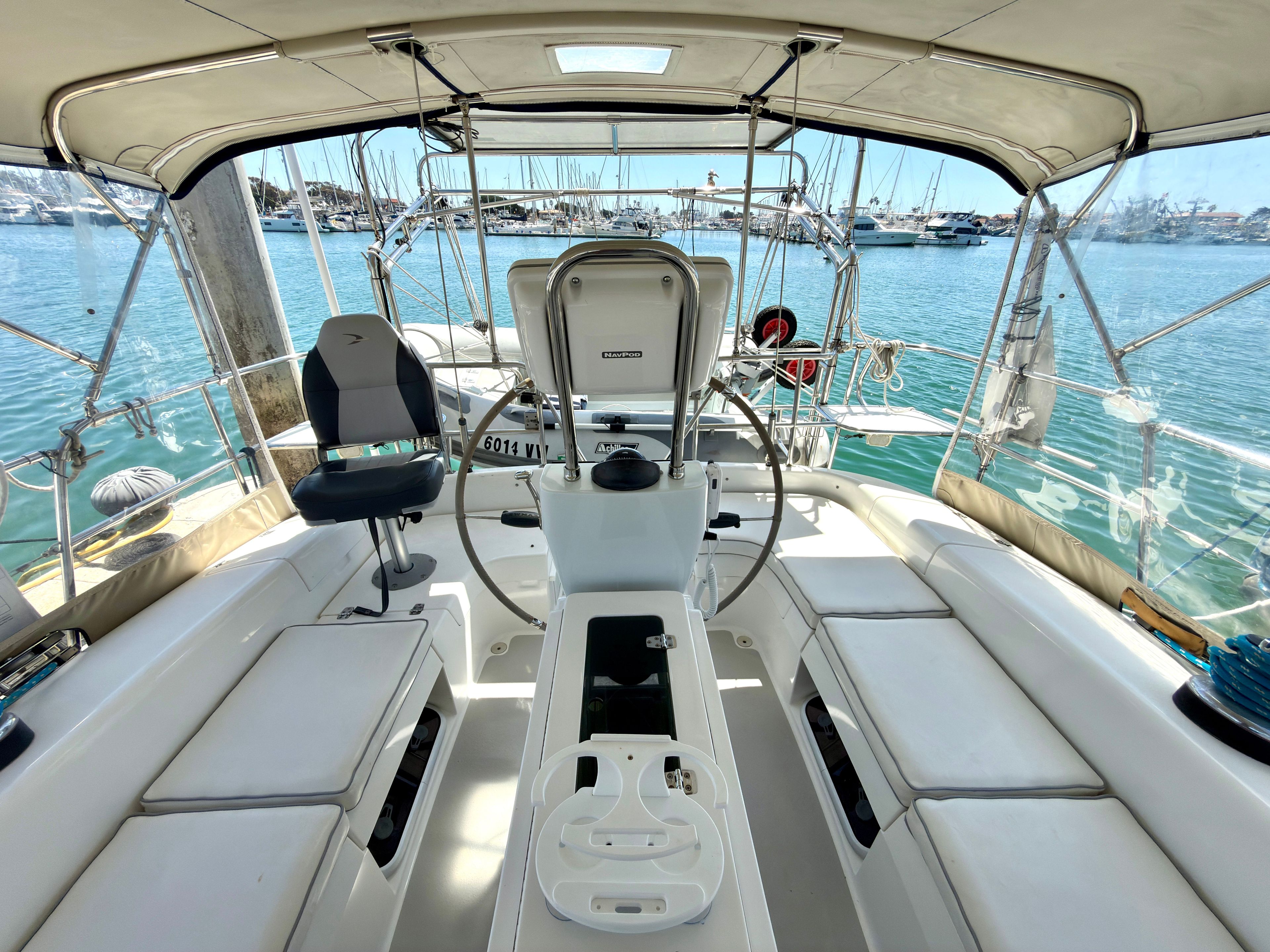 2005 Catalina 387