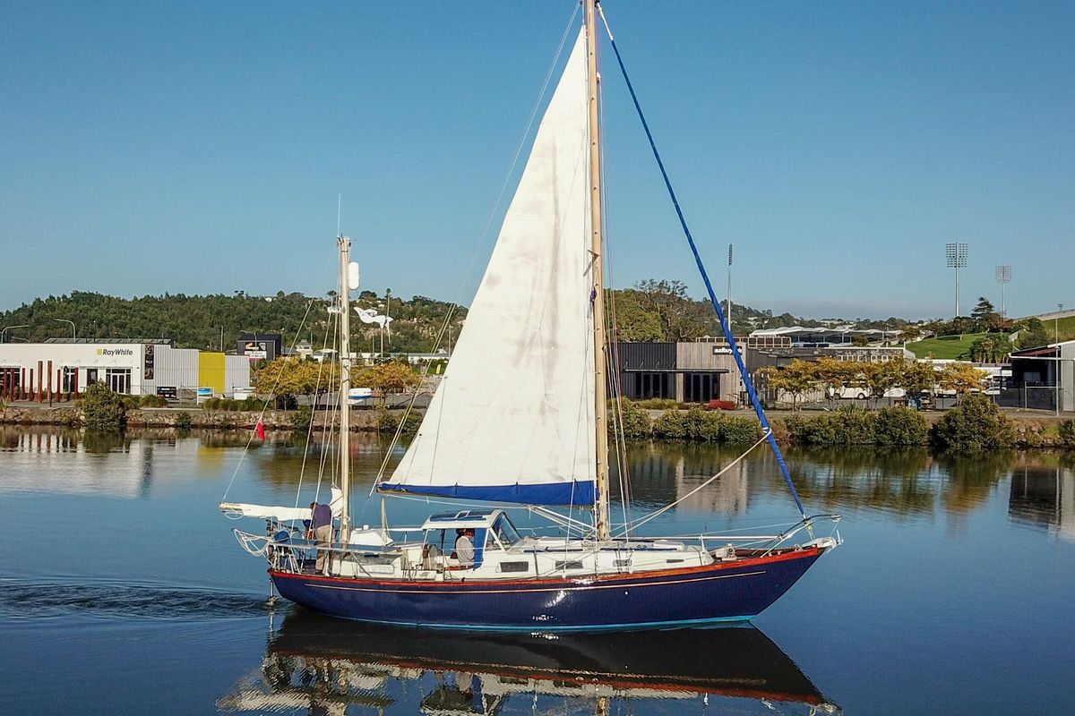1973 Camper & Nicholsons 38