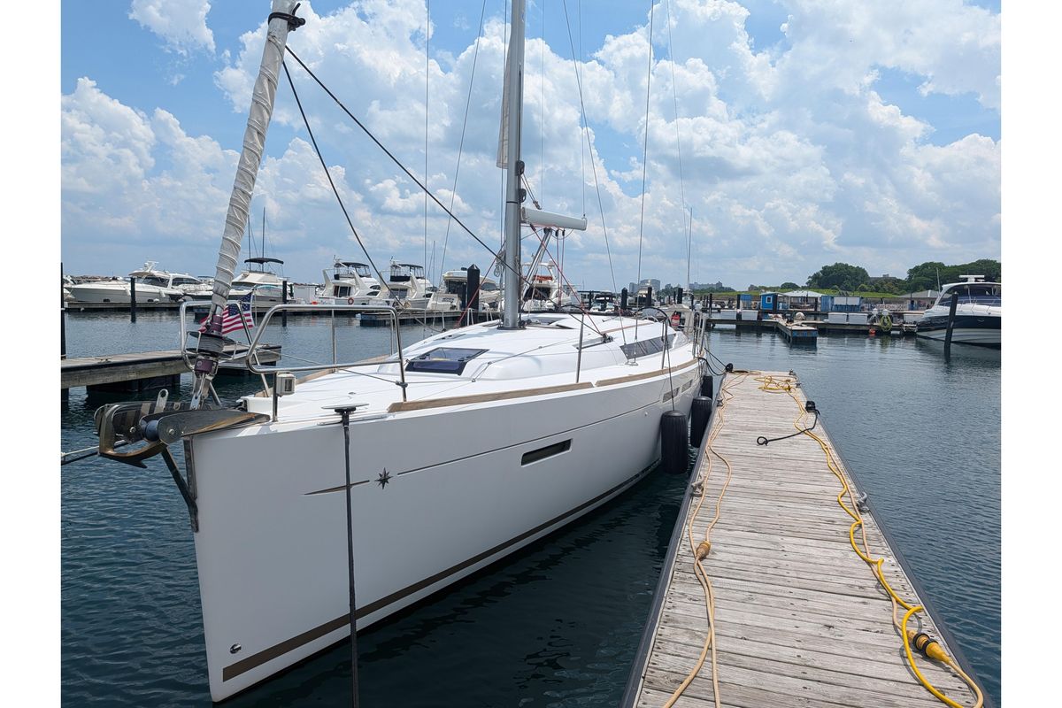 2015 Jeanneau Sun Odyssey 409