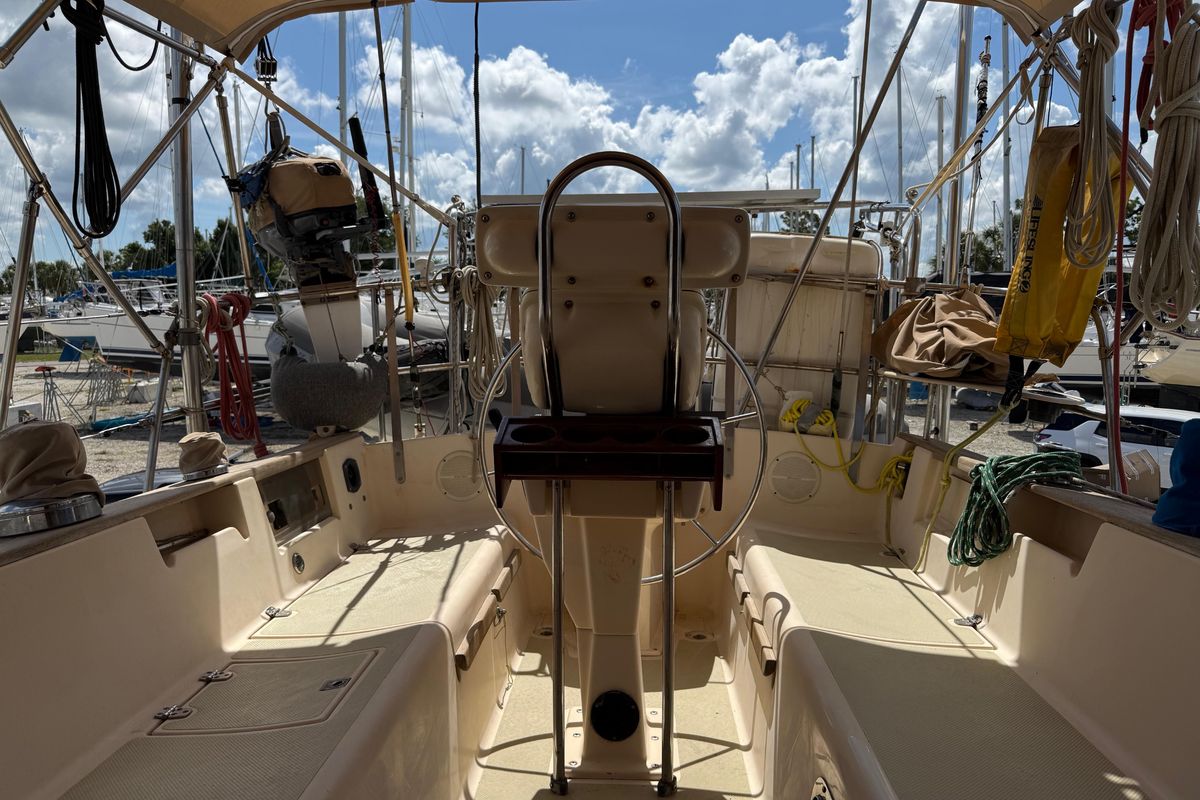 1994 Island Packet 40