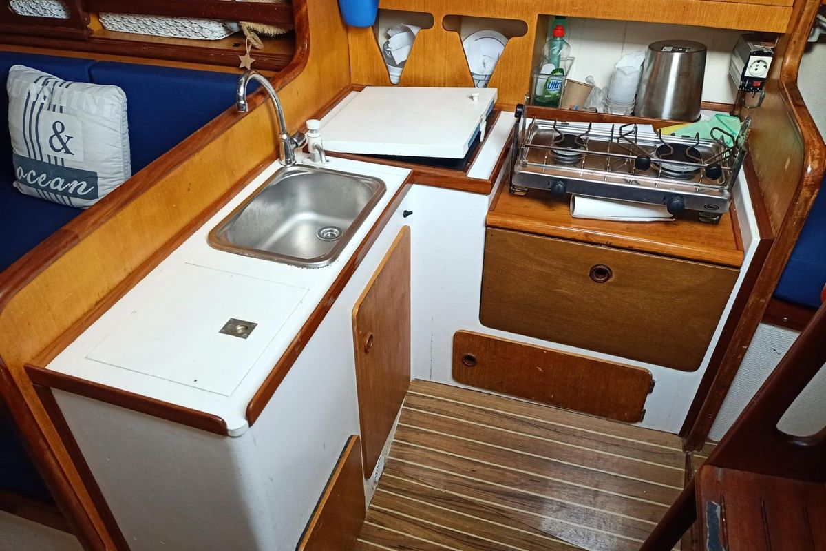 1977 Sailboat Mariola Drac One Toner 34
