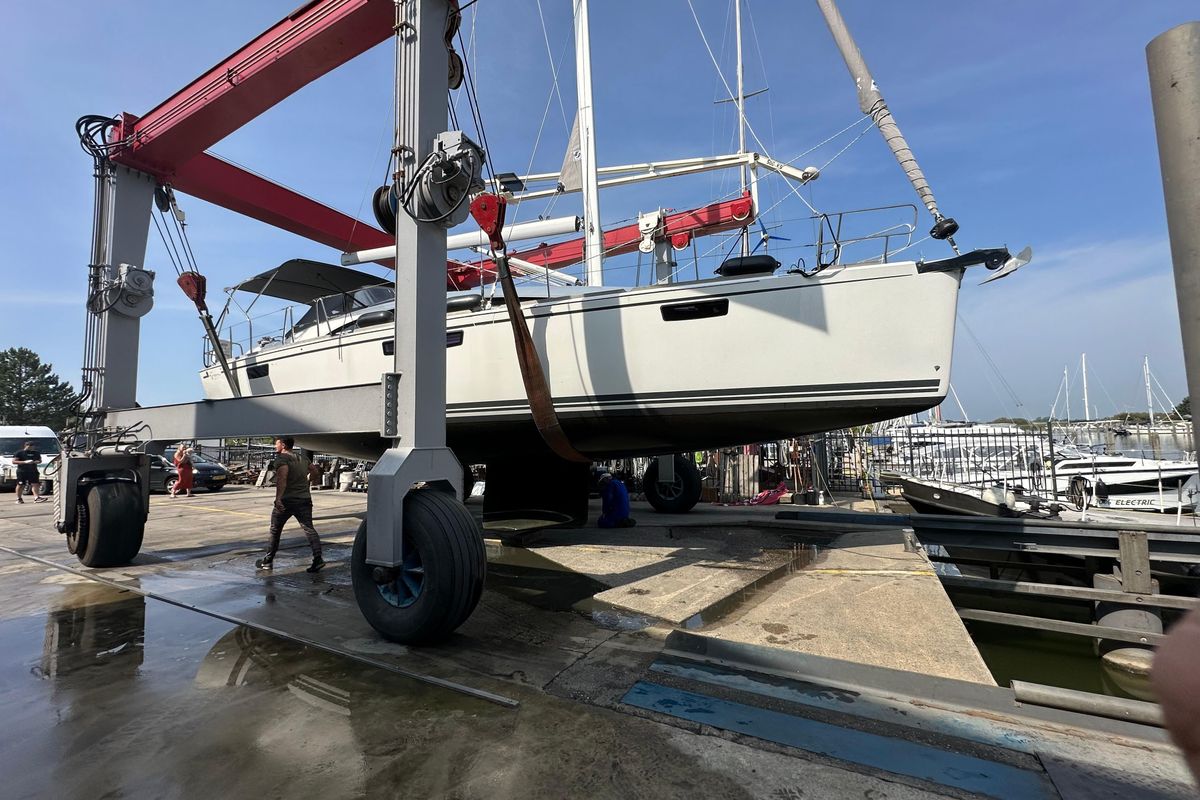 2022 Bavaria Vision 42 for sale in Makkum, Netherlands 42 ft