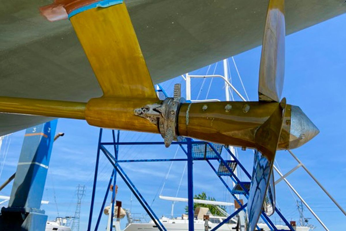 2002 Oyster 62