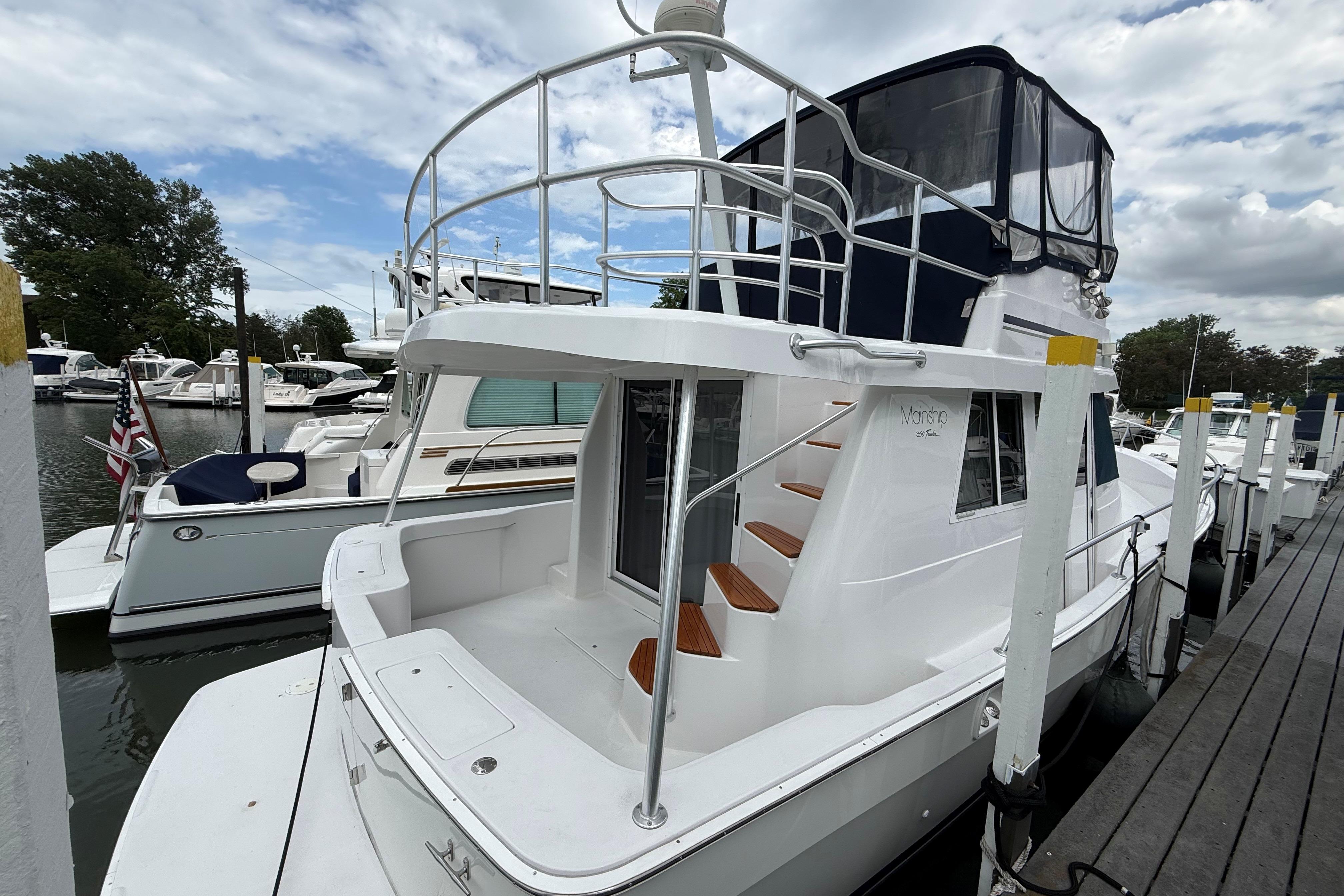 1999 Mainship 350 Trawler for sale in Port Clinton, Ohio