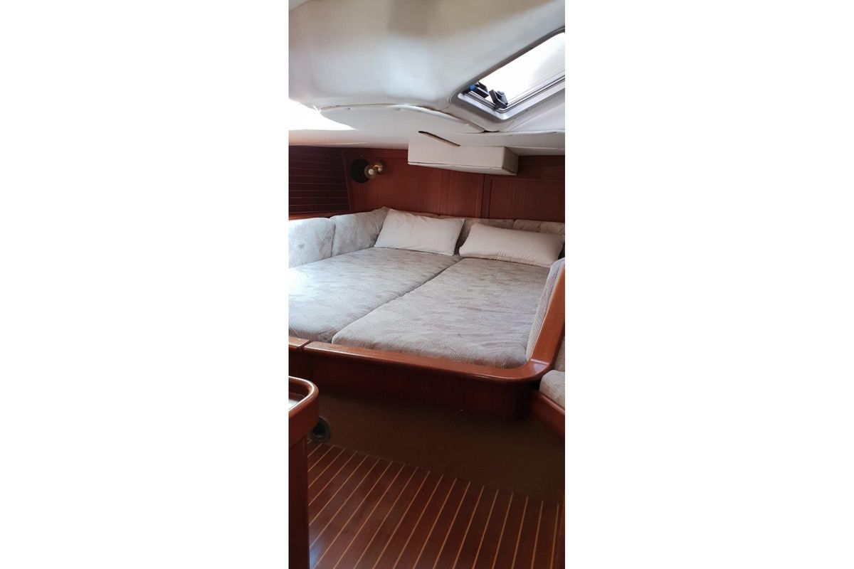 1997 Bavaria 390 Lagoon