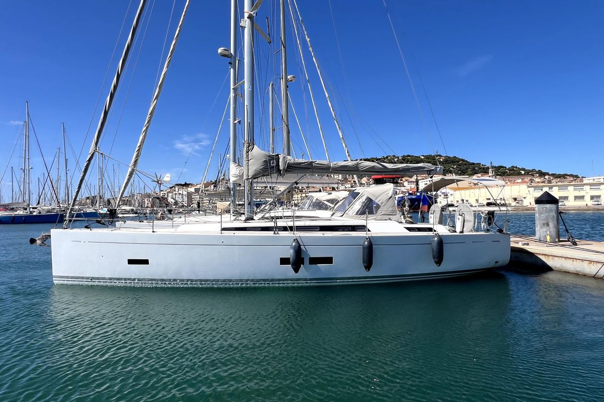 2016 Grand Soleil 43