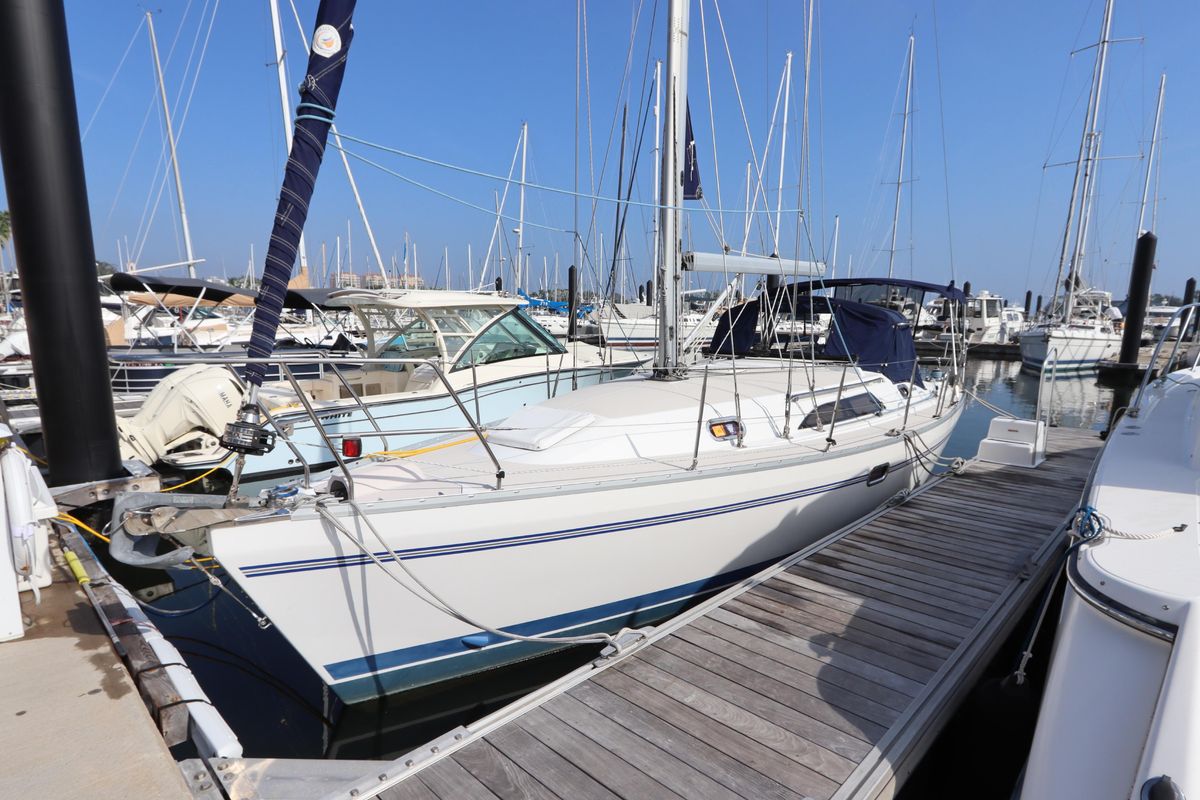 2011 Catalina 355