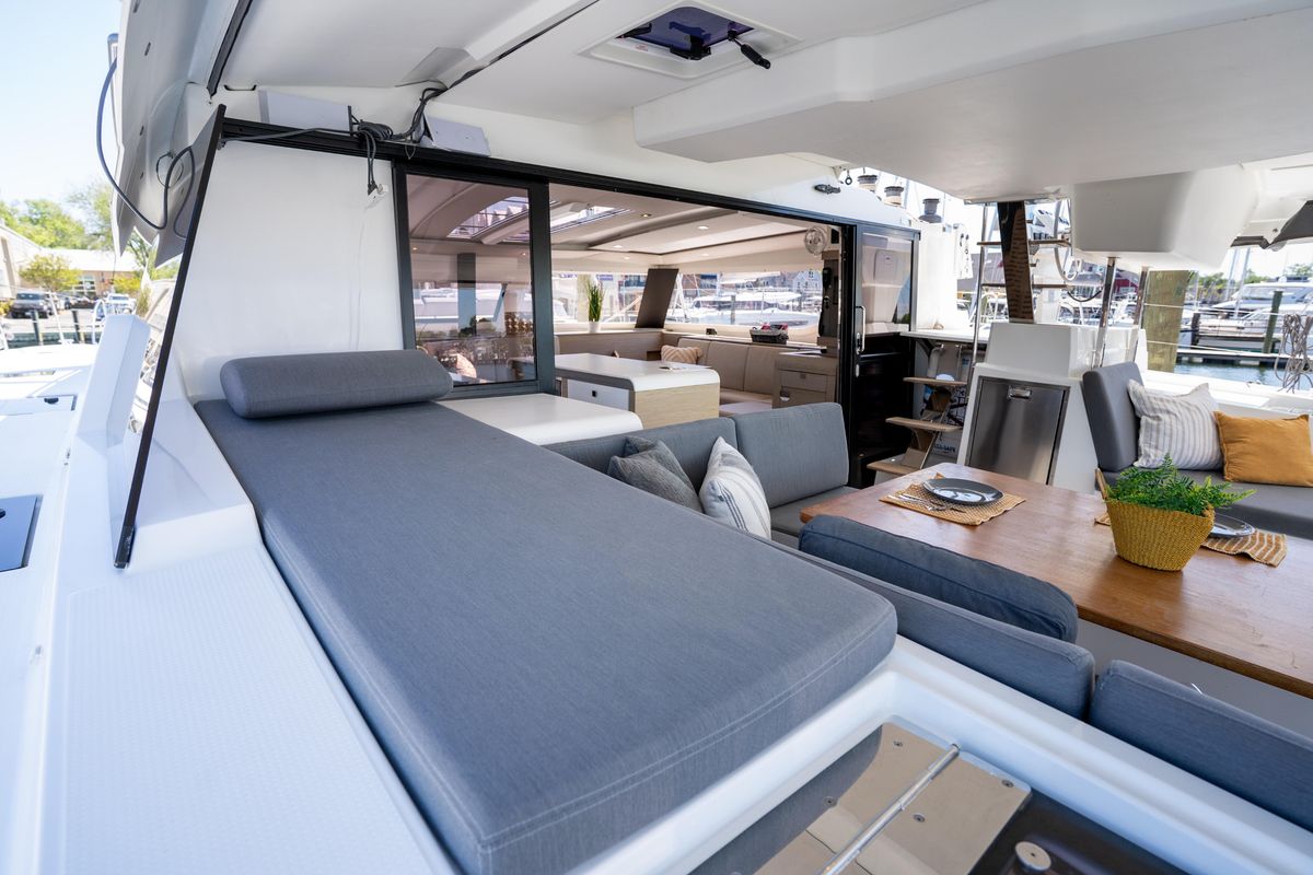 2022 Fountaine Pajot Aura 51