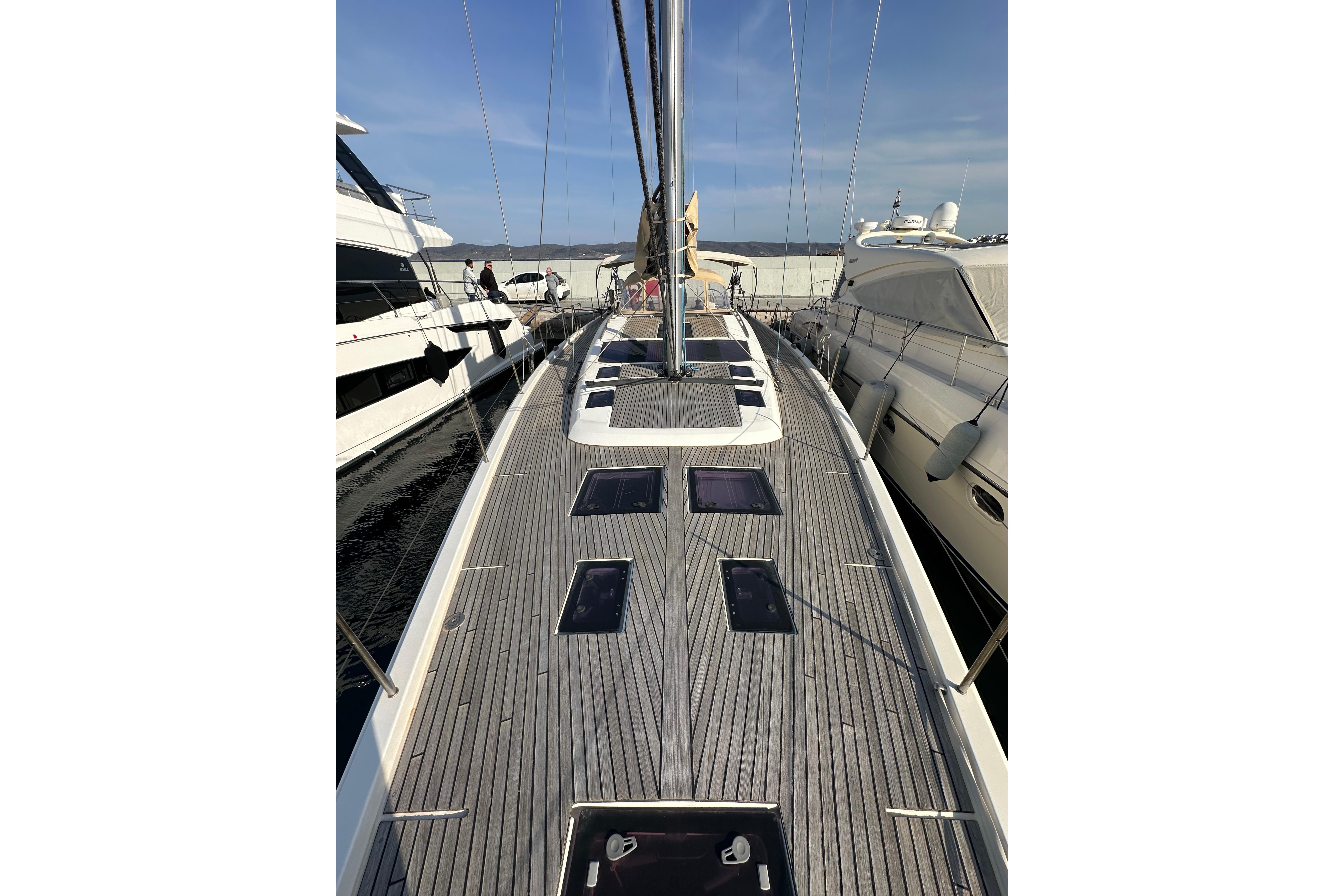 2014 Dufour 560 Grand Large for sale in Lavreotiki, Greece
