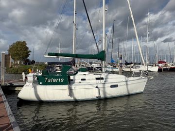 1997 Beneteau Oceanis 321 Boats