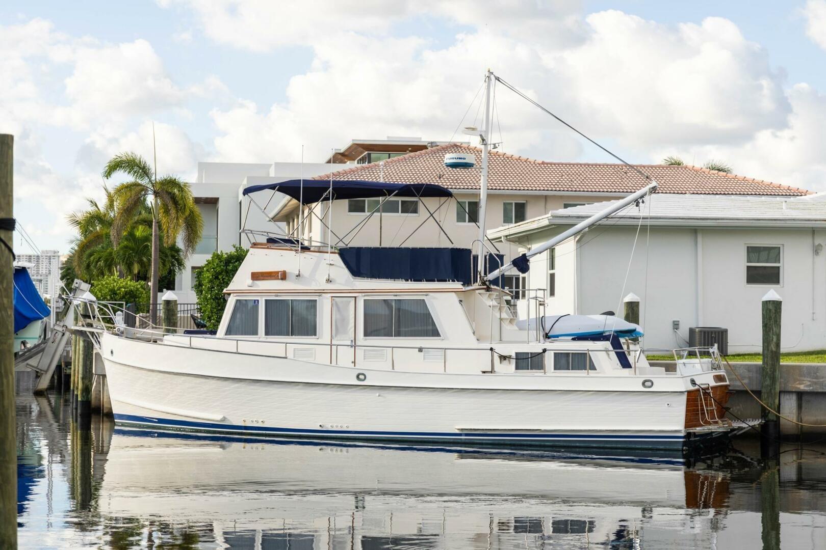 1985 Grand Banks 42 Classic
