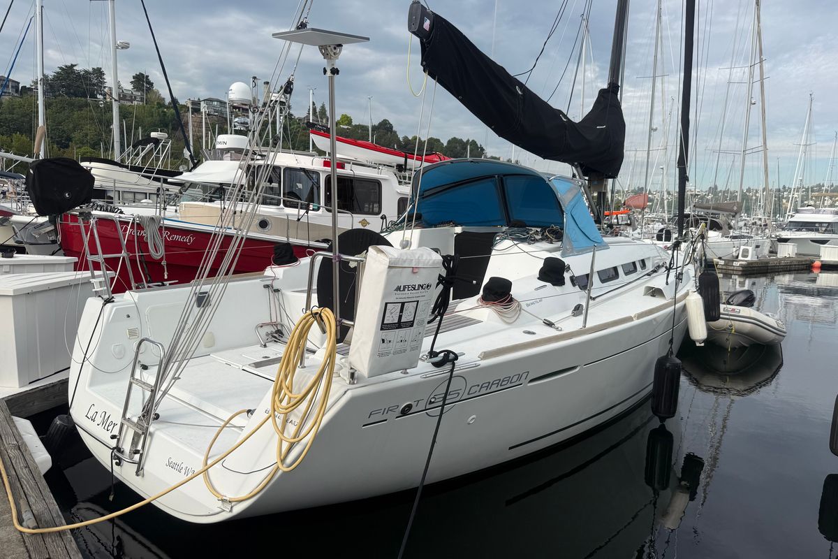 2015 Beneteau First 35-2 Carbon Edition