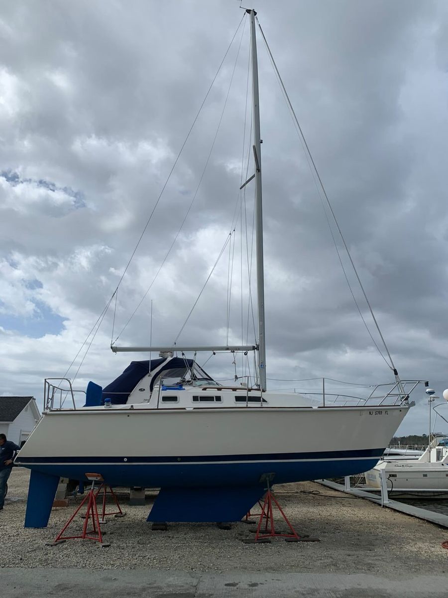 1988 Pearson 28 Sloop