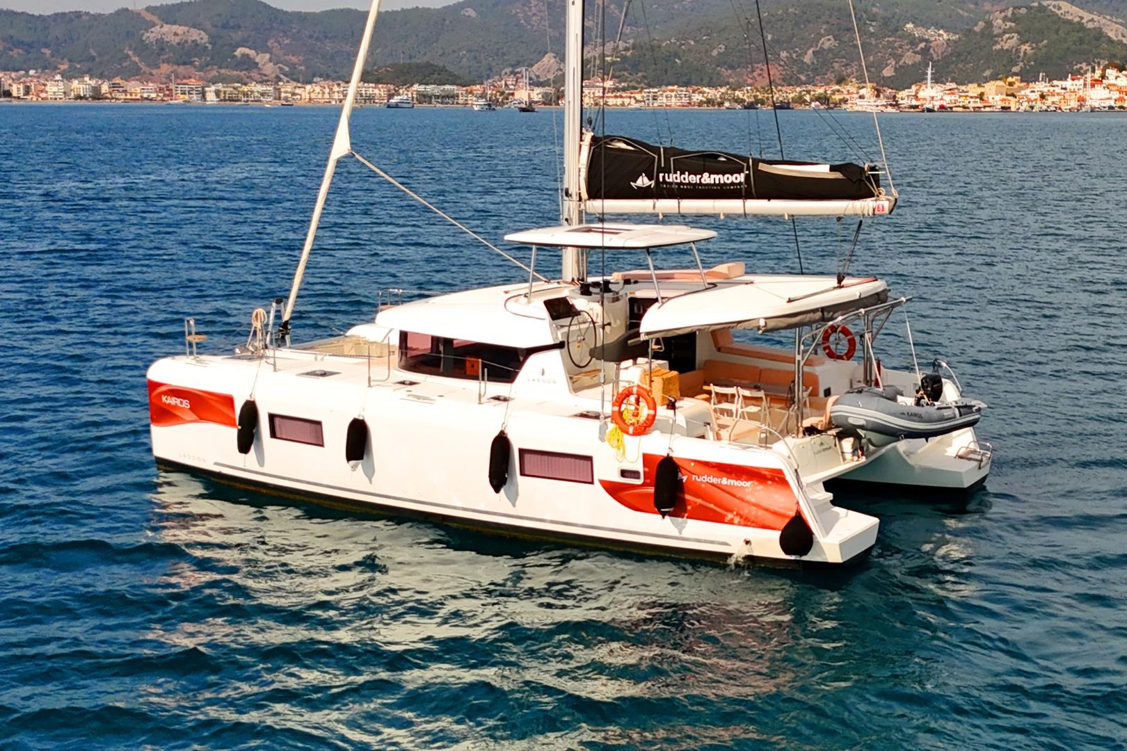 2022 Lagoon 42