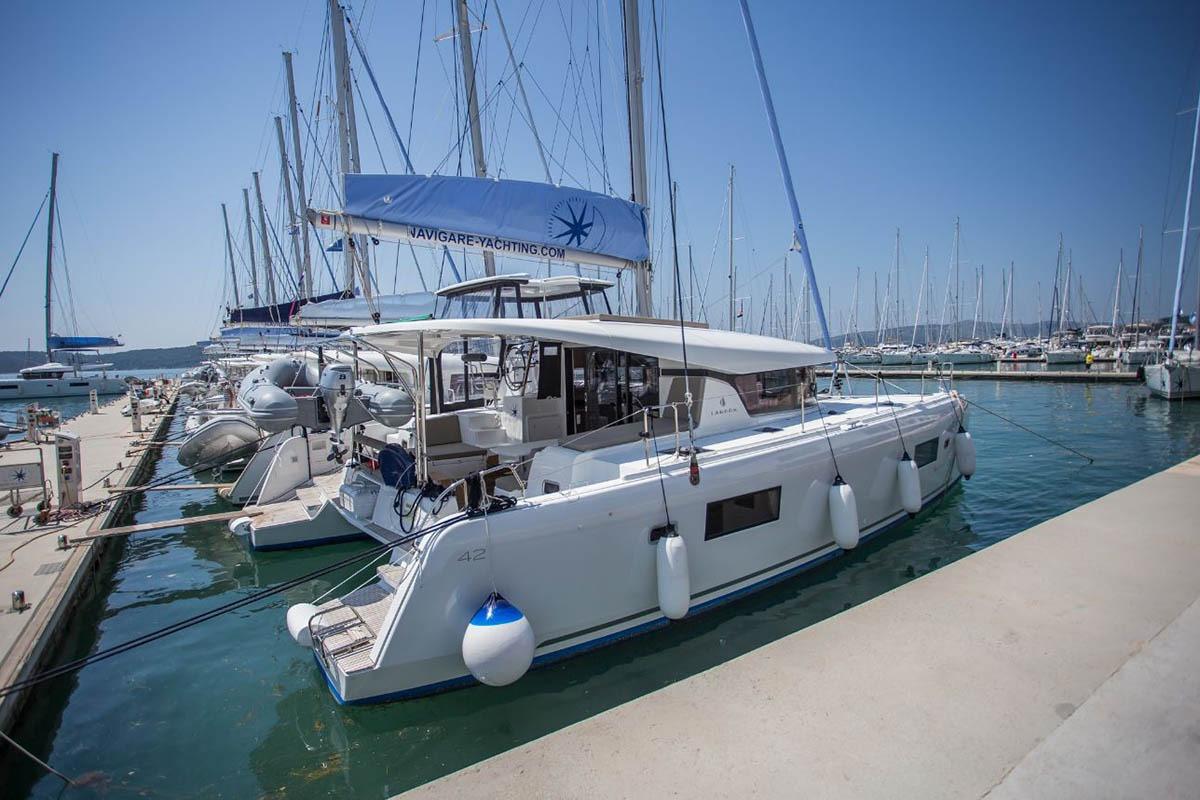 2019 Lagoon 42