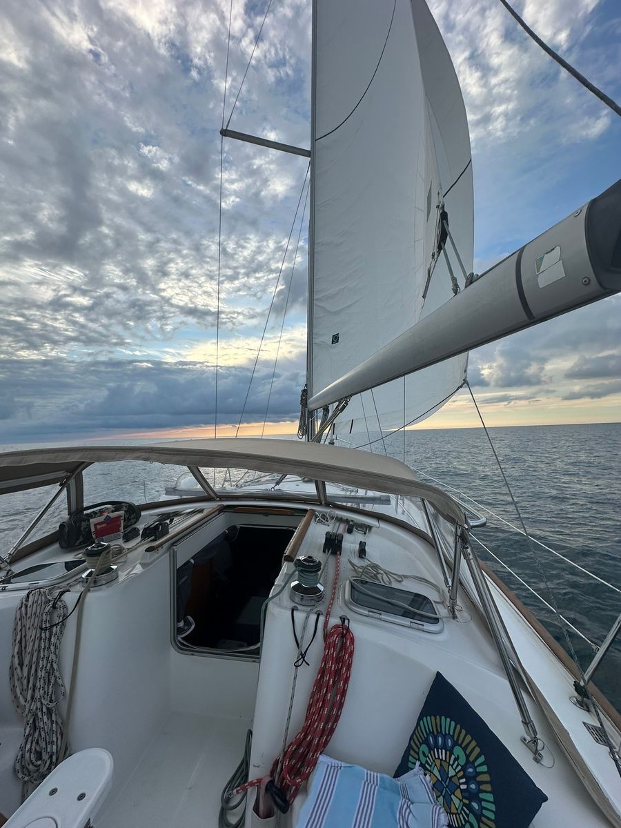 2004 Beneteau Oceanis Clipper 423