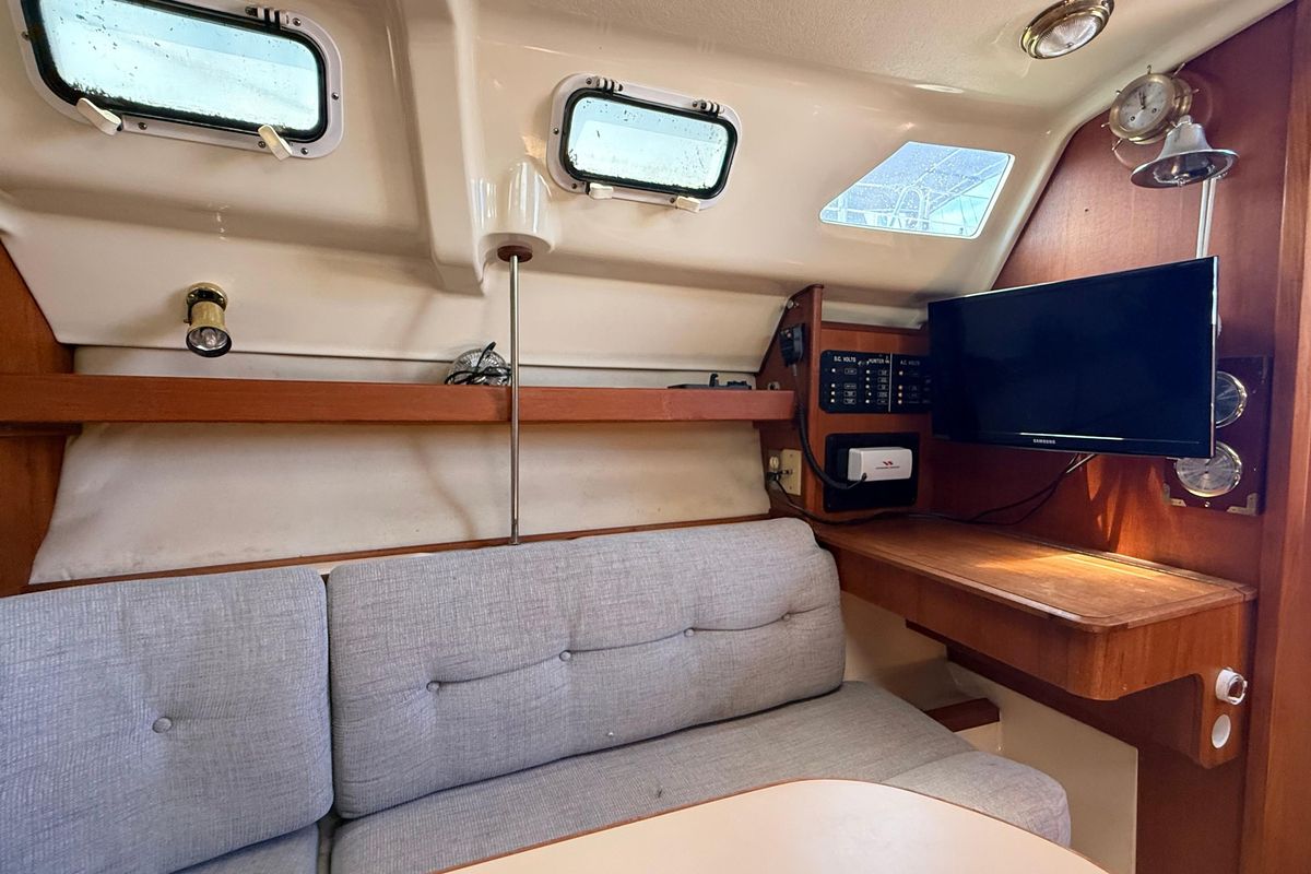 1991 Hunter 28