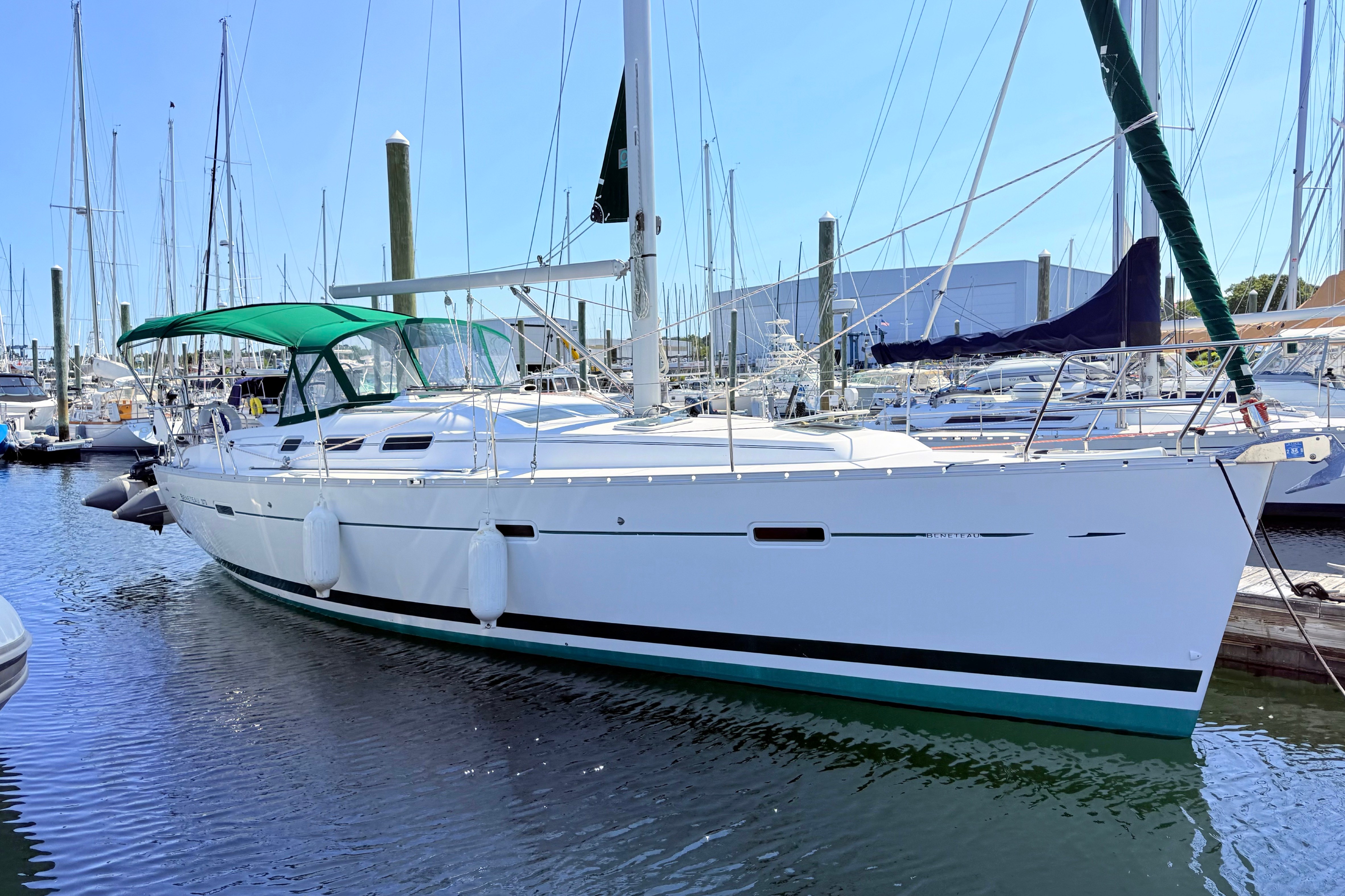 2004 Beneteau 373