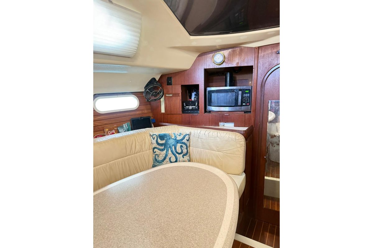 1996 Hunter Passage 42