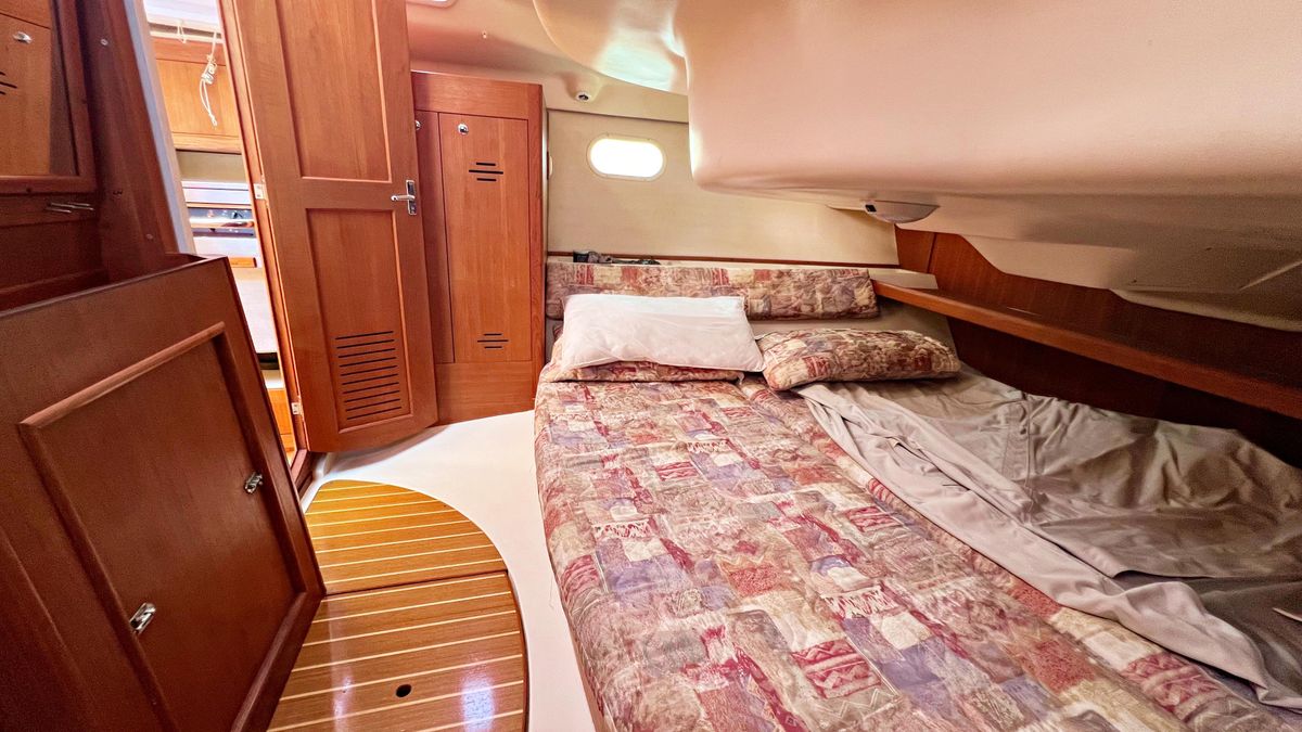 2001 Hunter 380