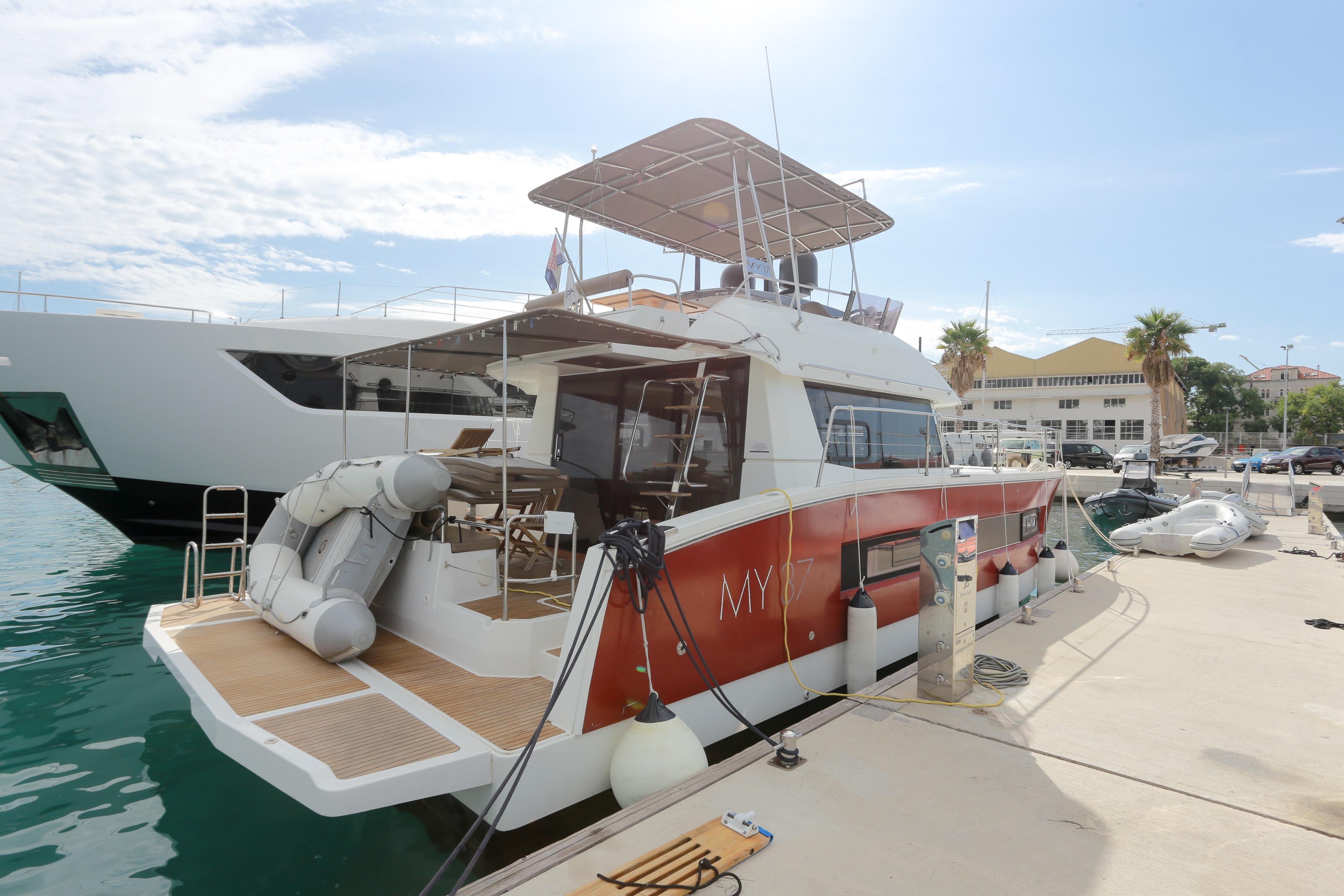 2015 Fountaine Pajot Motor Yacht 37 for sale in Split, Croatia