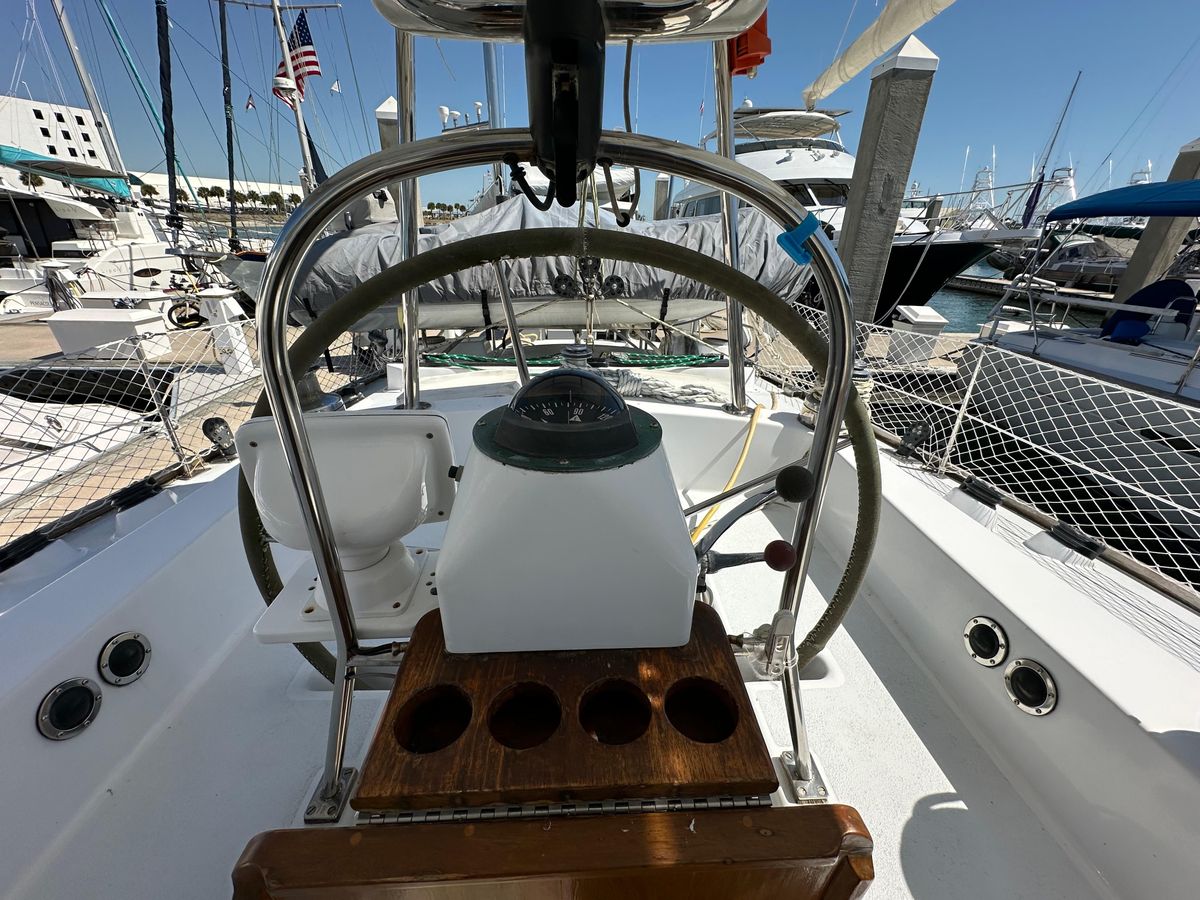 1989 Concordia 52