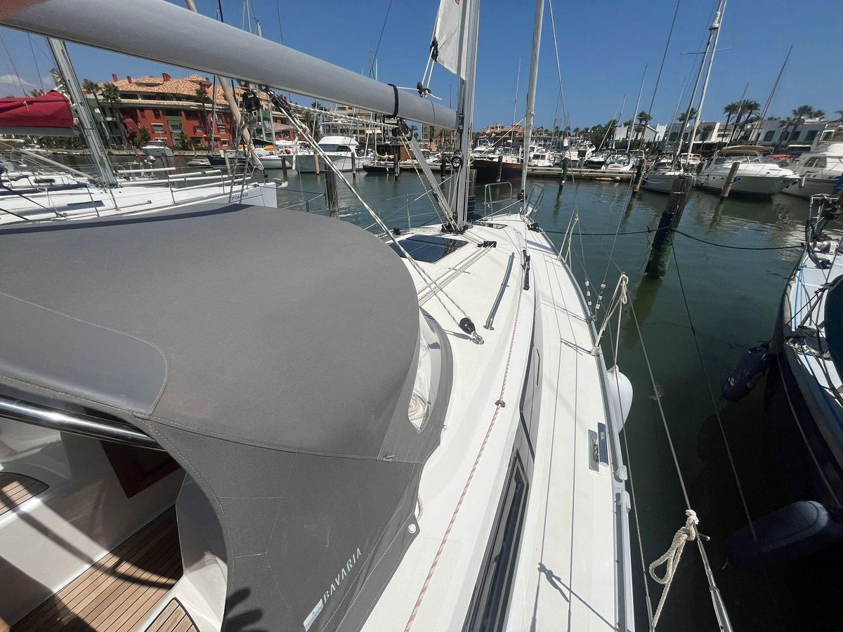 2025 Bavaria 34 Cruiser Style