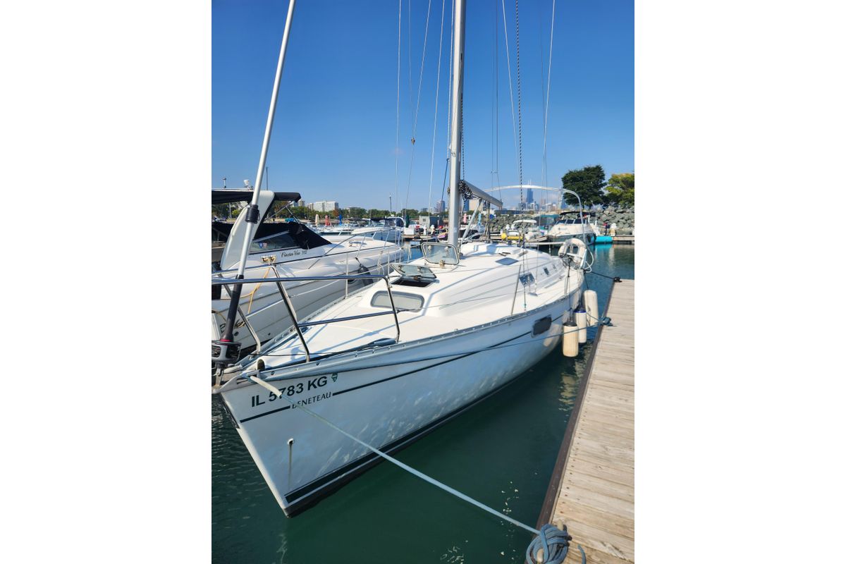1997 Beneteau Oceanis 321 Boats