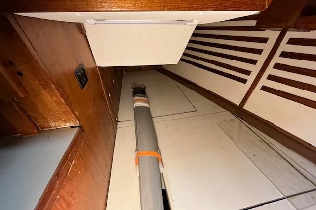 1983 Endeavour 35