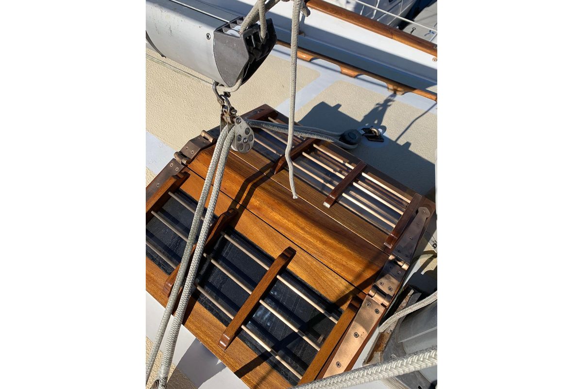 1981 Hardin Island Trader