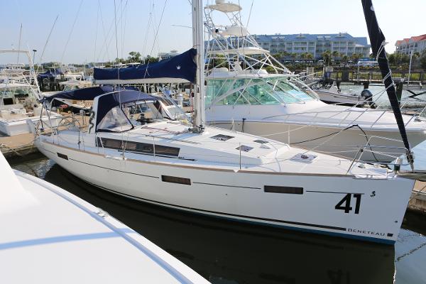 2013 Beneteau Oceanis 41 Boats