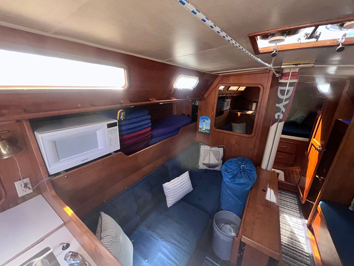 1981 Islander Peterson 40