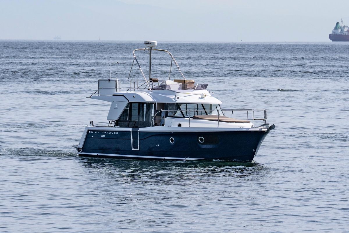 2016 Beneteau Swift Trawler 30
