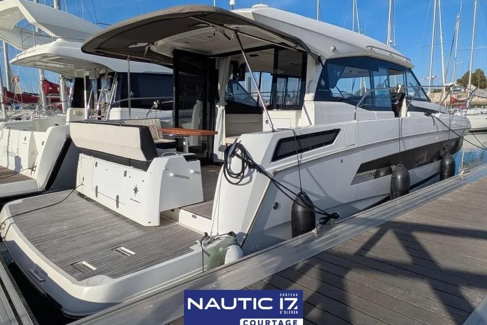 2022 Jeanneau NC 37 for sale in La Rochelle, Charente-Maritime, France