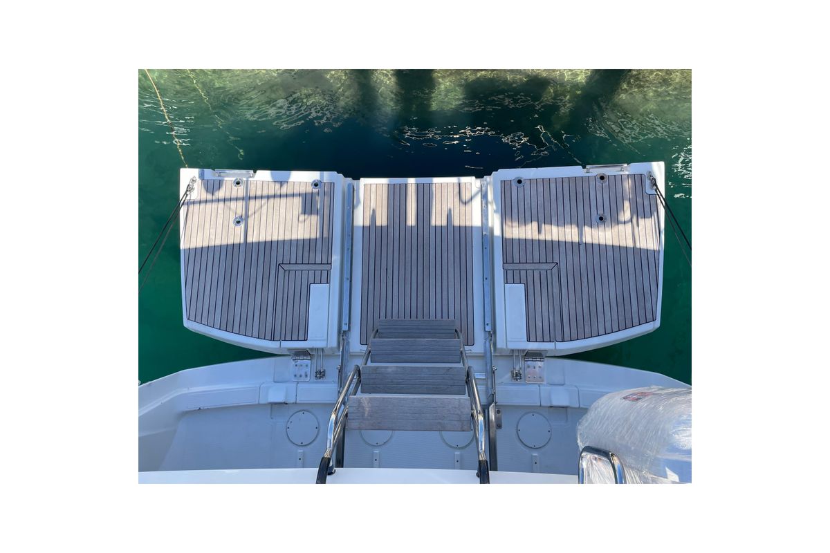2016 Jeanneau 64