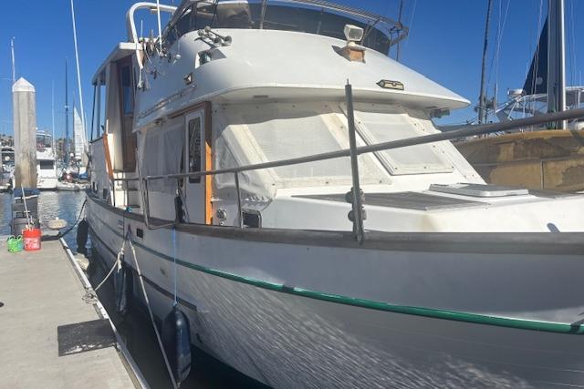 1978 Marine Trading Tri-Cabin 44
