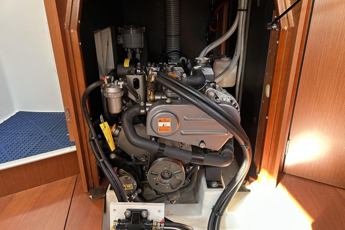2019 Beneteau Oceanis 35.1