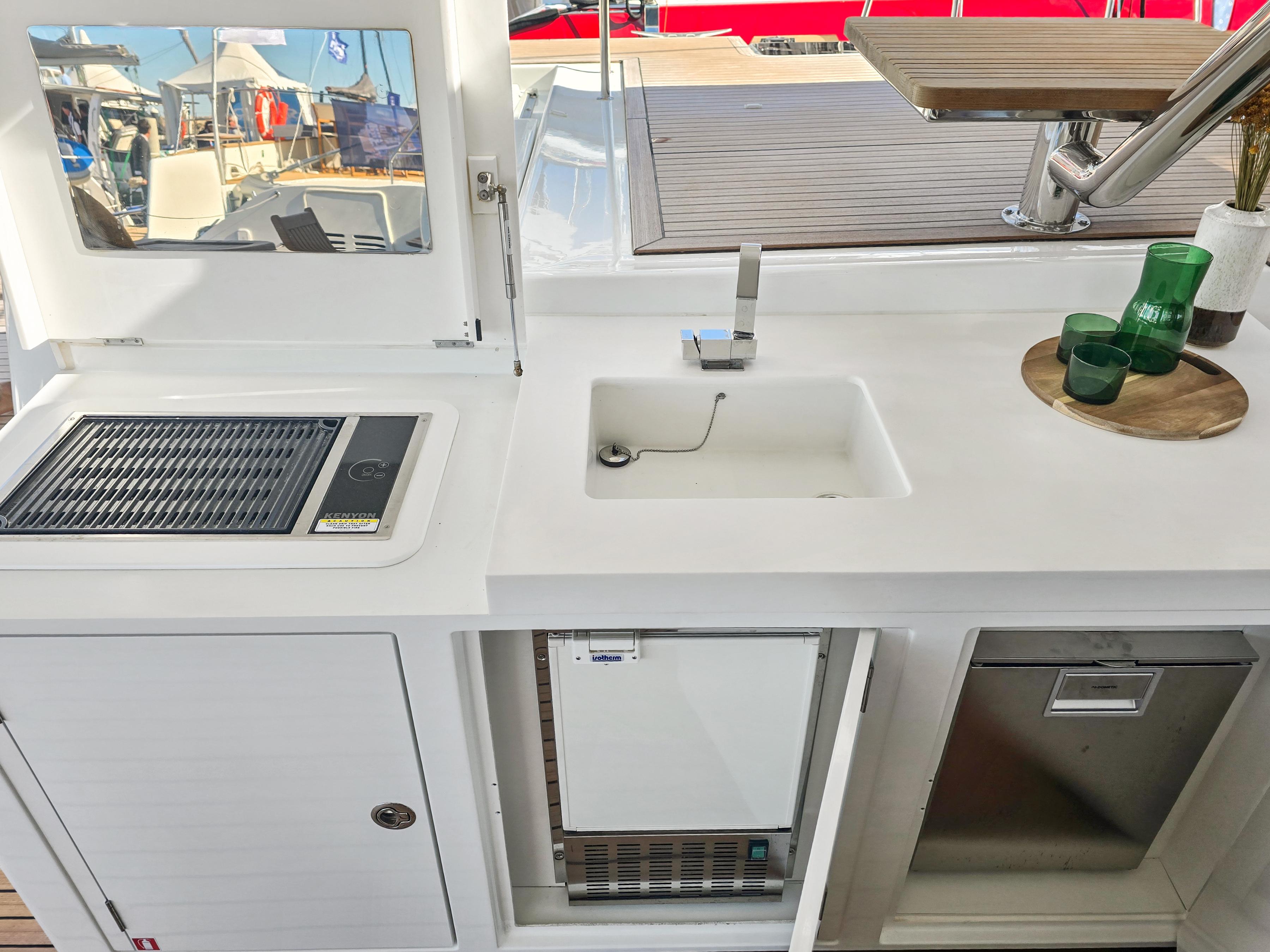 2012 Lagoon 620