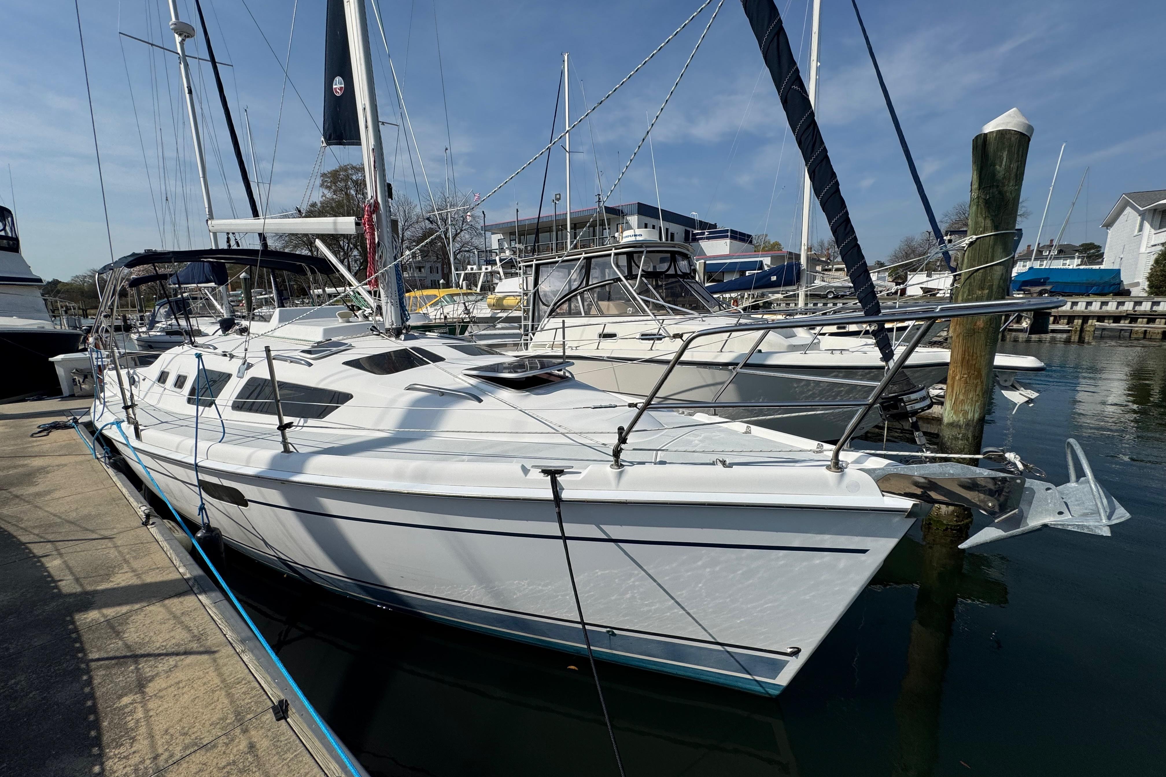2002 Hunter 326 for sale in Hampton, Virginia