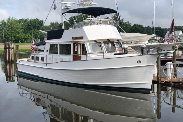 2001 Grand Banks 42 Classic