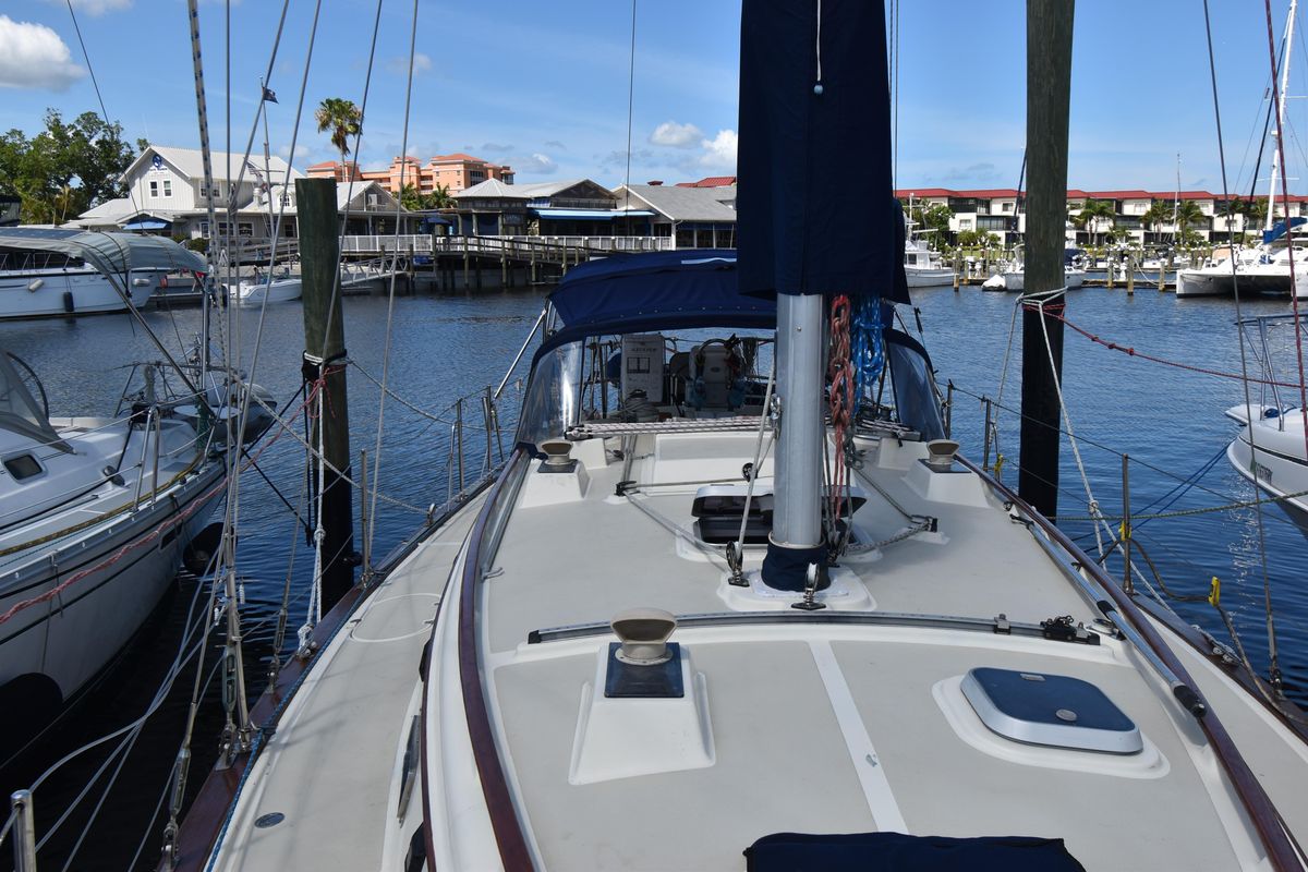 1995 Island Packet 37 for sale in Port Charlotte, Florida 38 ft