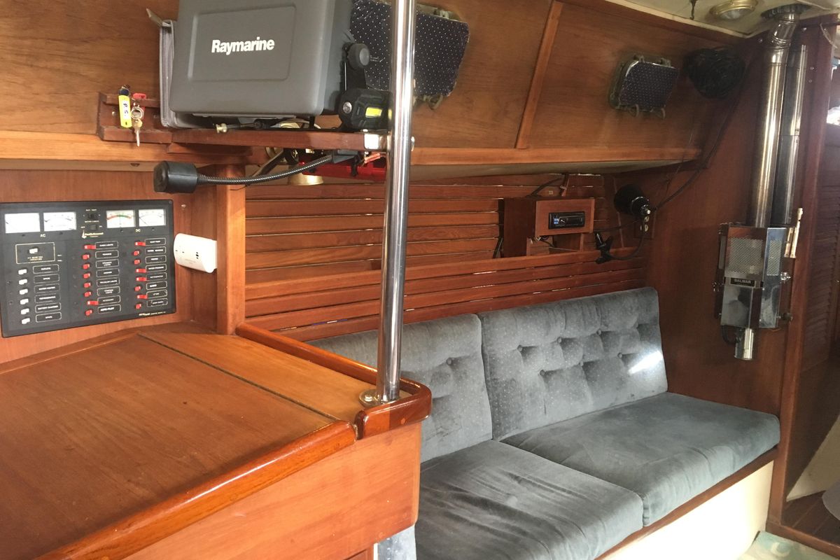 1989 Pacific Seacraft 37